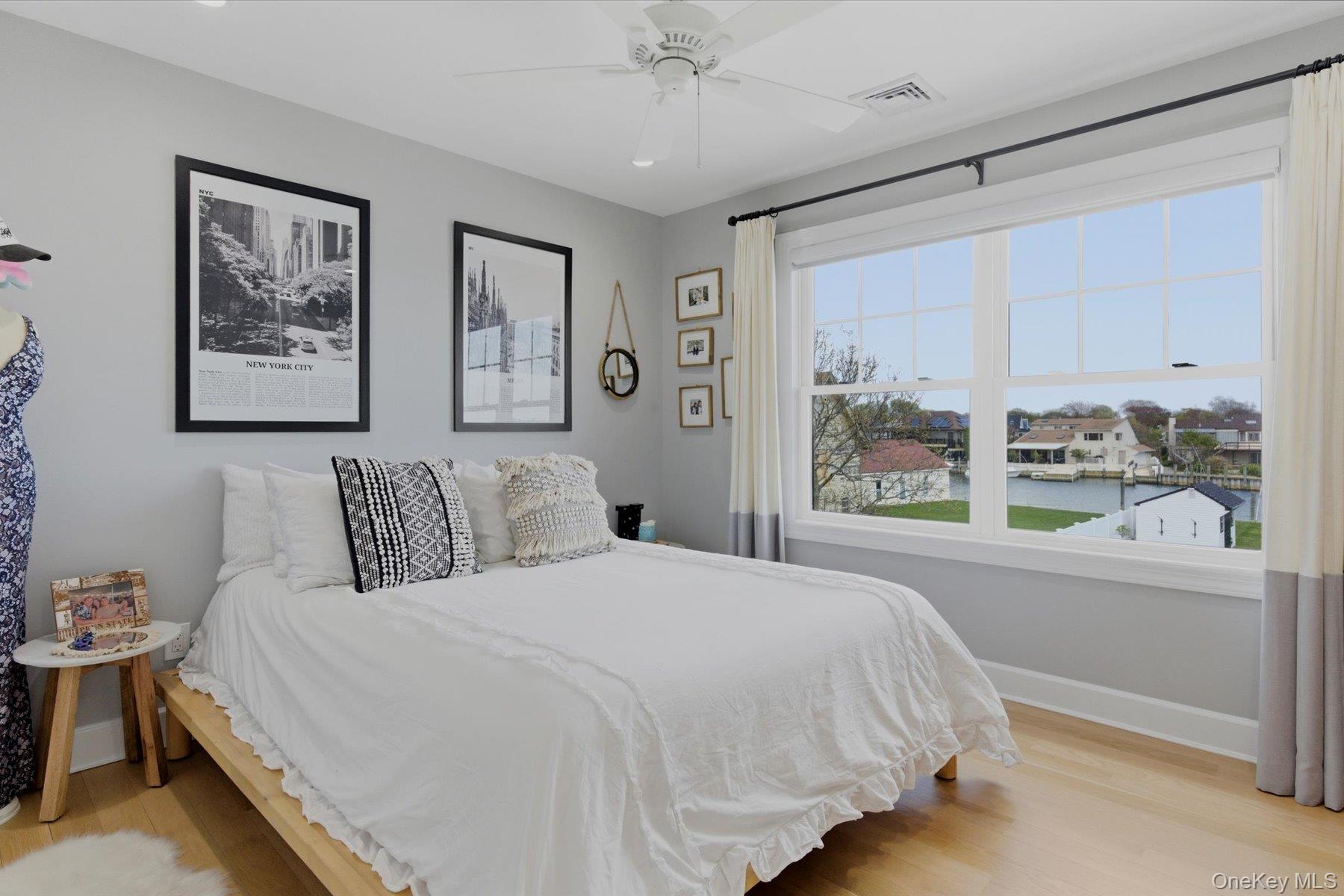 240 Clocks Boulevard — photo 28