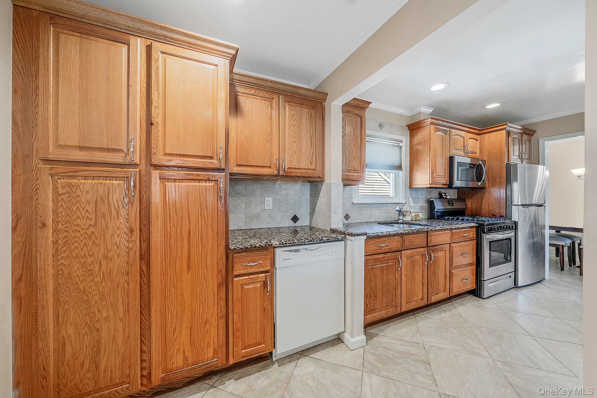 52 Eastlake Avenue — photo 11