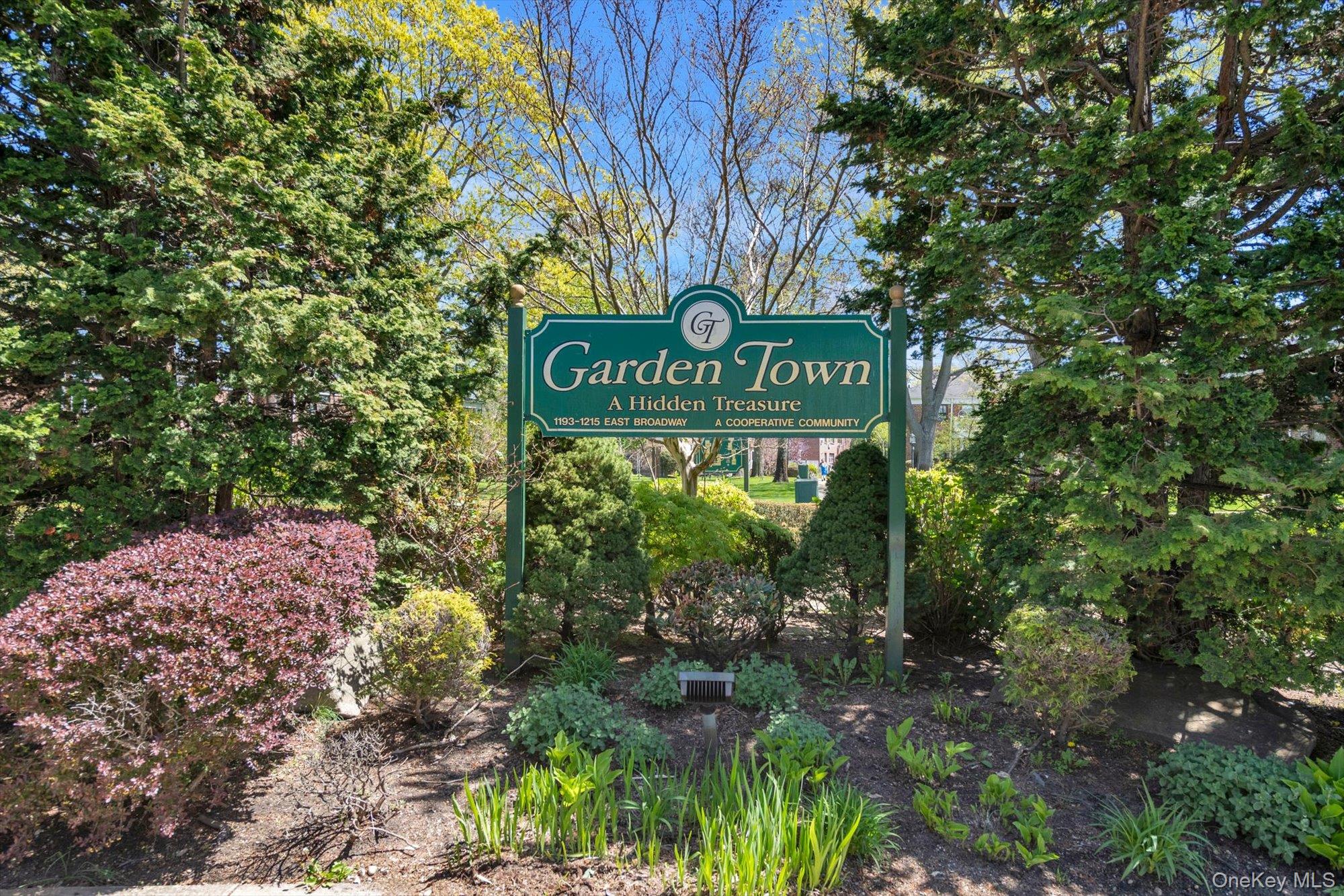 1203 Broadway #G13, Hewlett