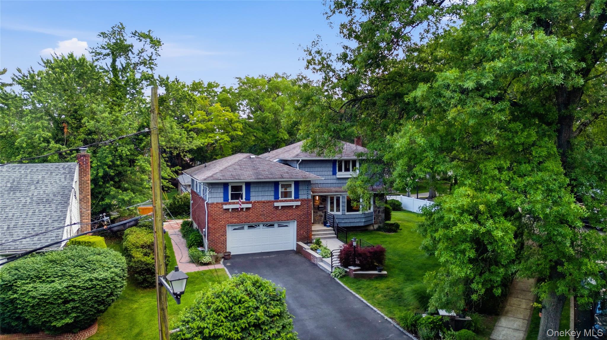 186 Stratford, Roslyn Heights