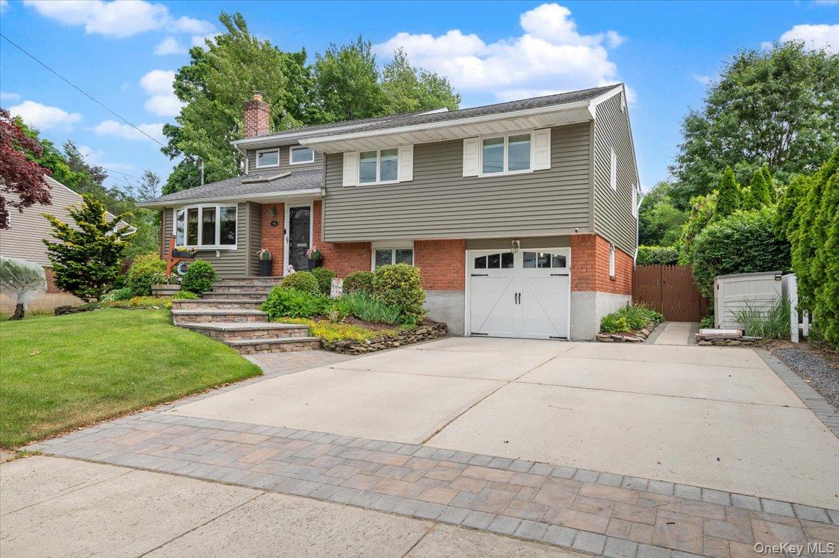 40 Sherman Drive, Syosset