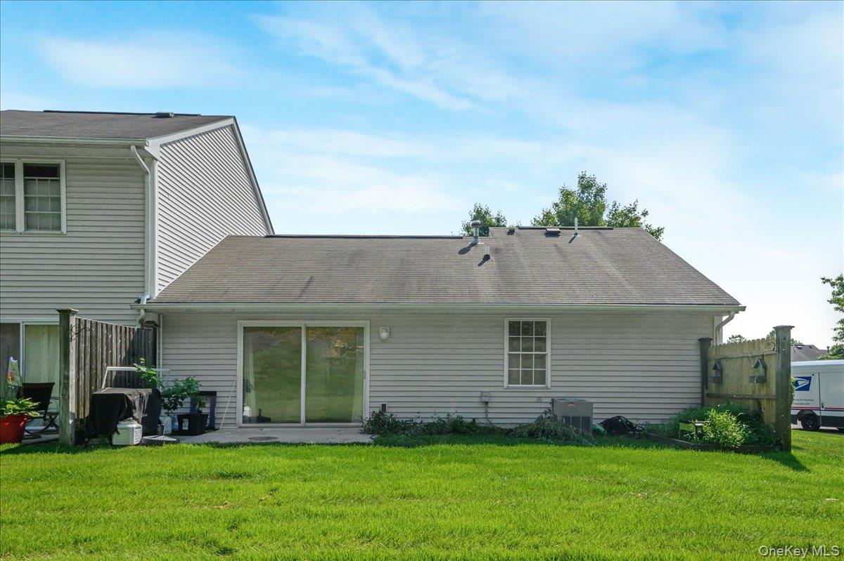 204 Mattituck Court — photo 3