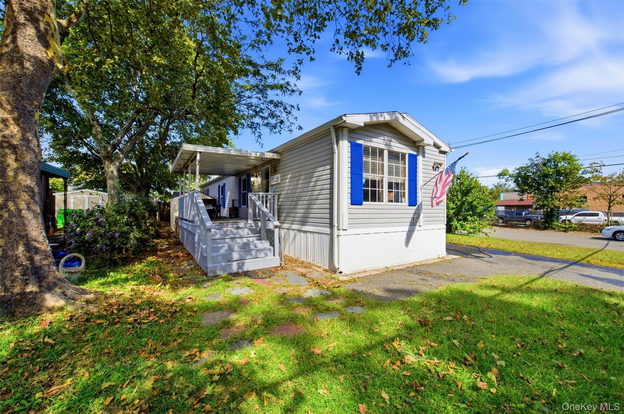 1137 Unit 124 Lincoln Avenue, Holbrook