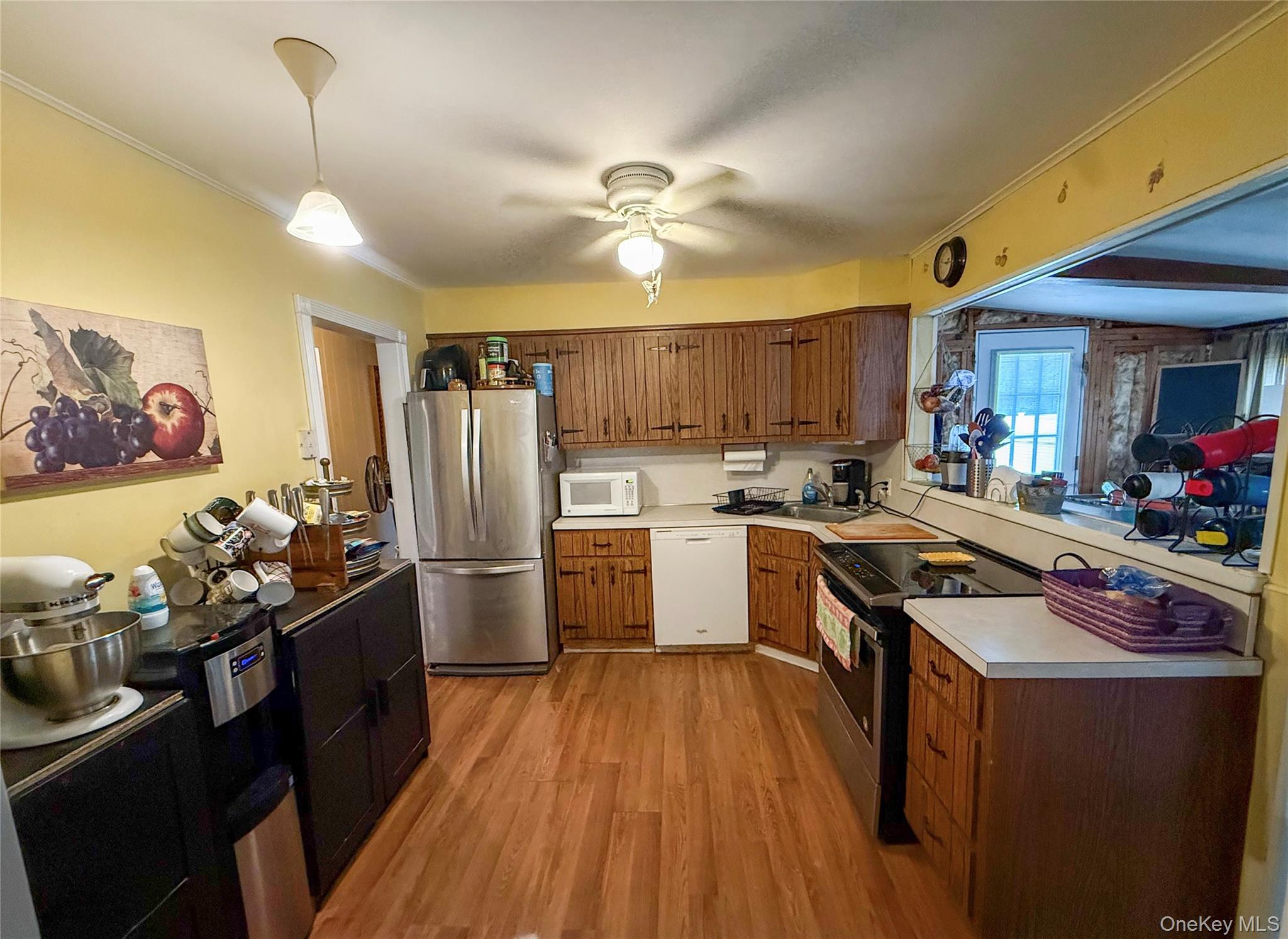 685 Seabury Avenue — photo 8