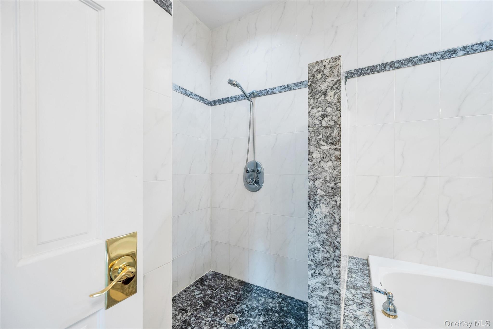 252 Cornwell Avenue — photo 17