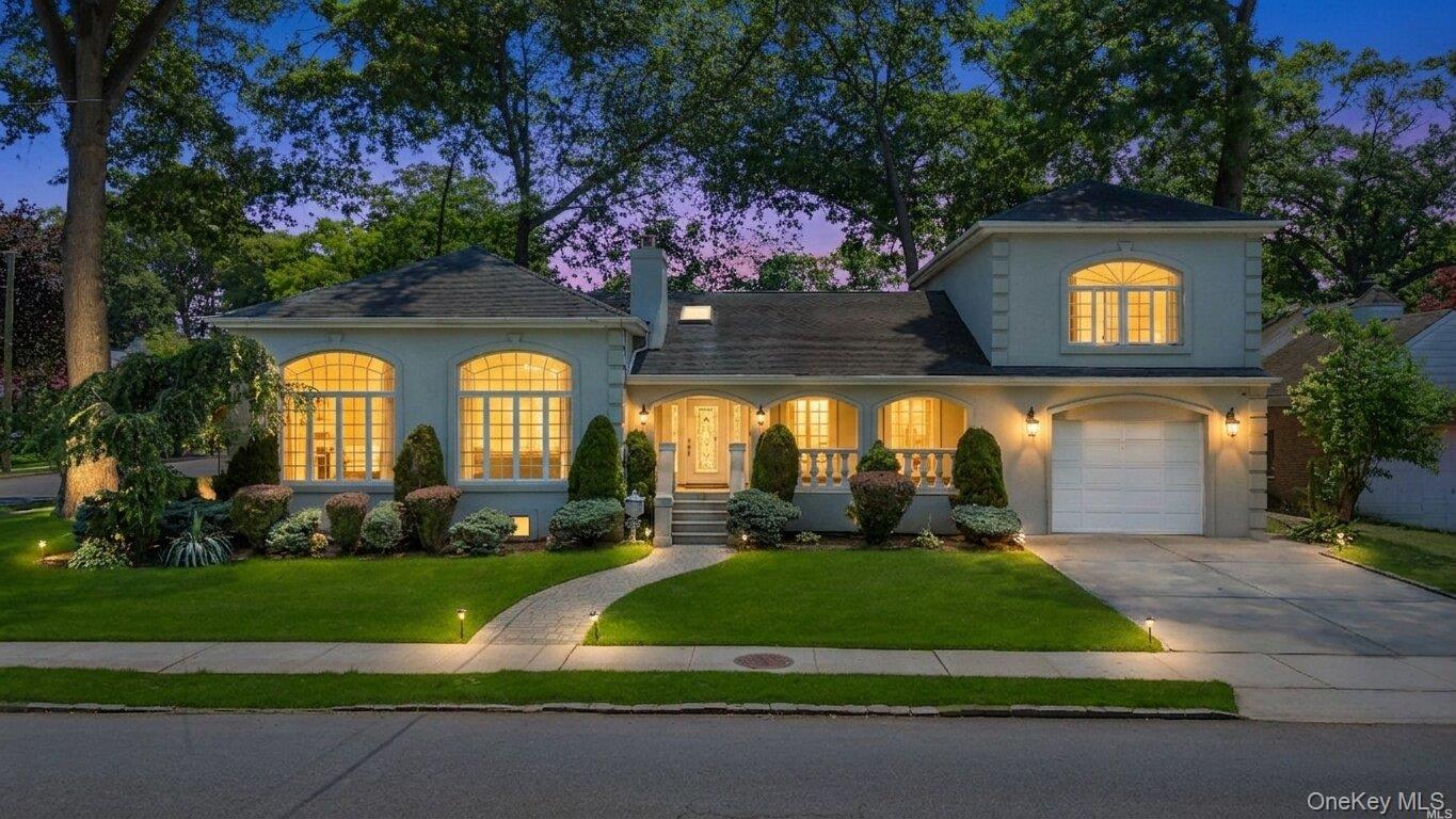 252 Cornwell Avenue, Malverne