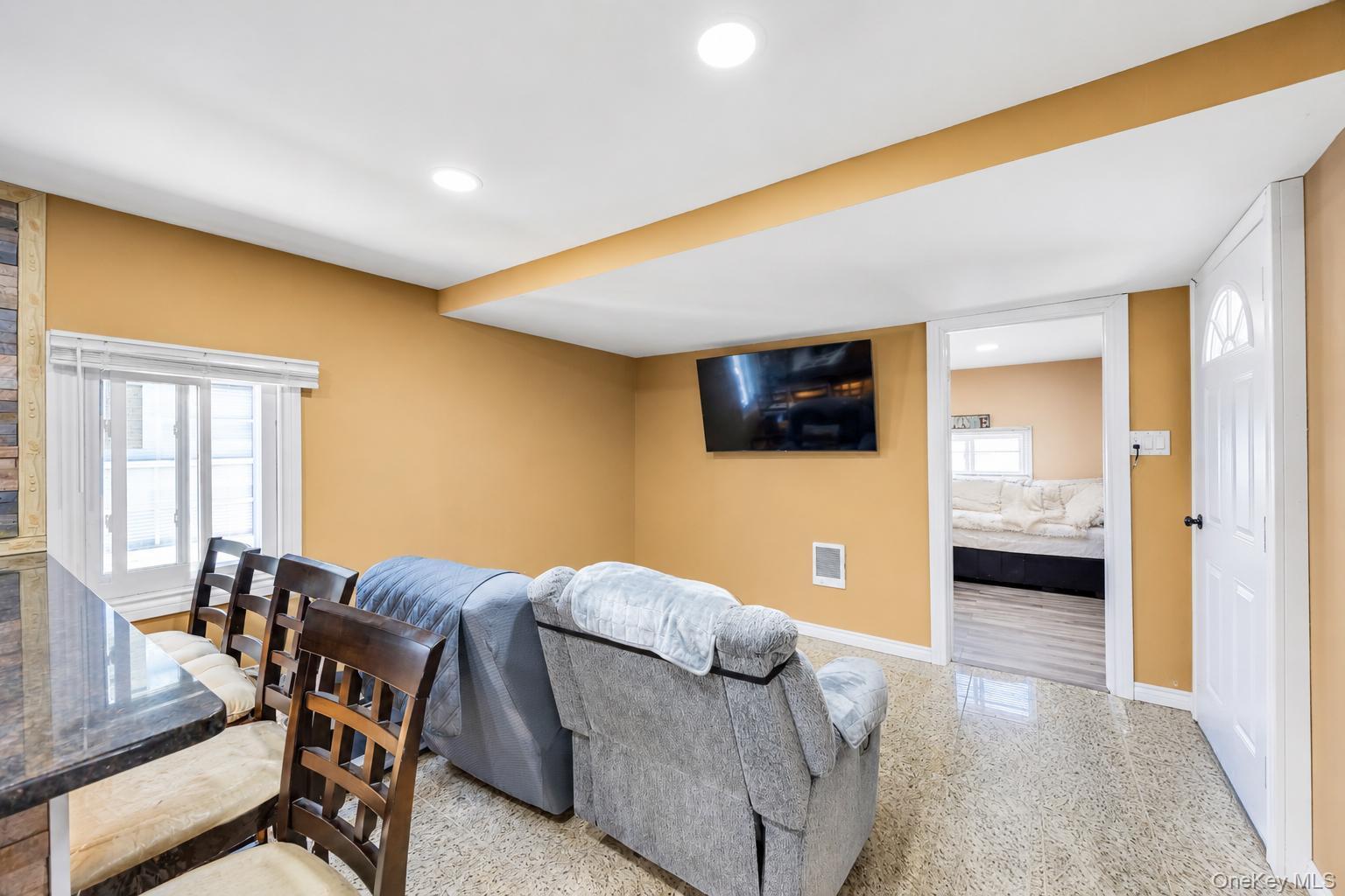600 Broadway #D14 — photo 15