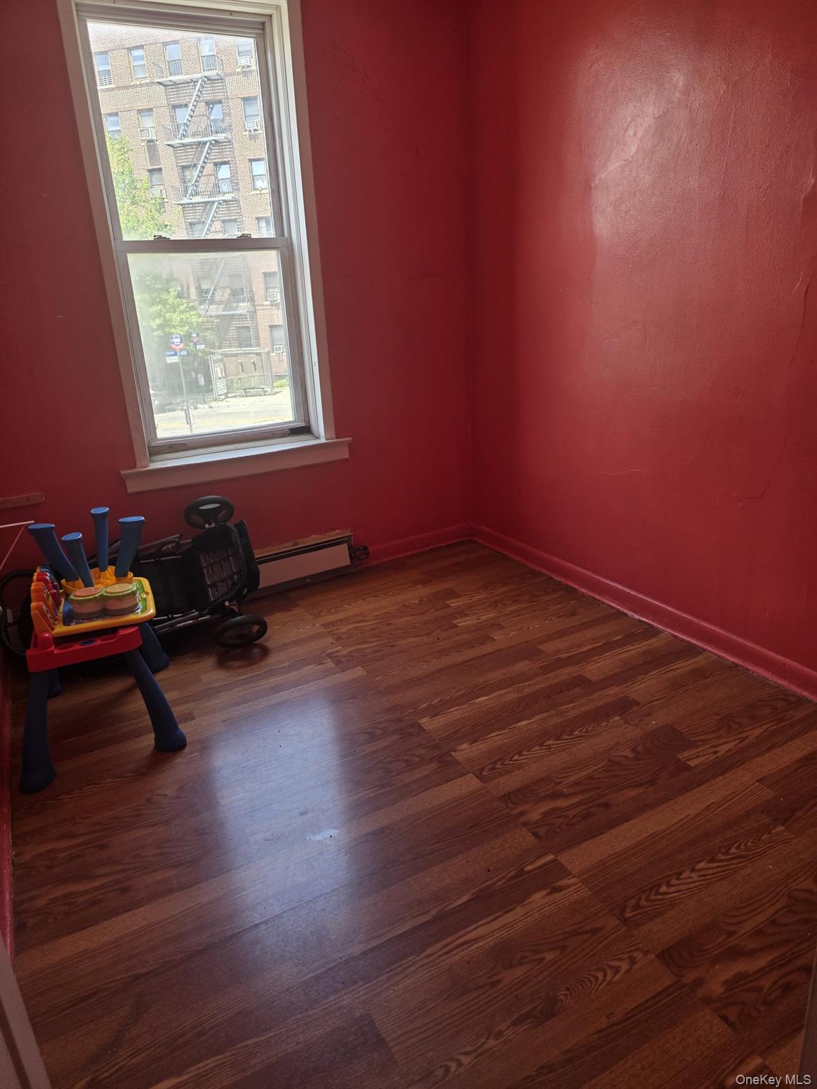 4014 Greenpoint Avenue — photo 2