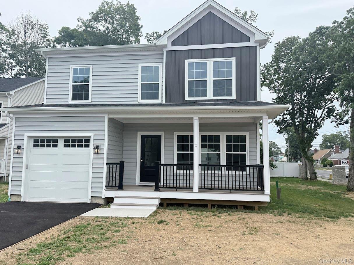 2 Gail Grace Court, Copiague