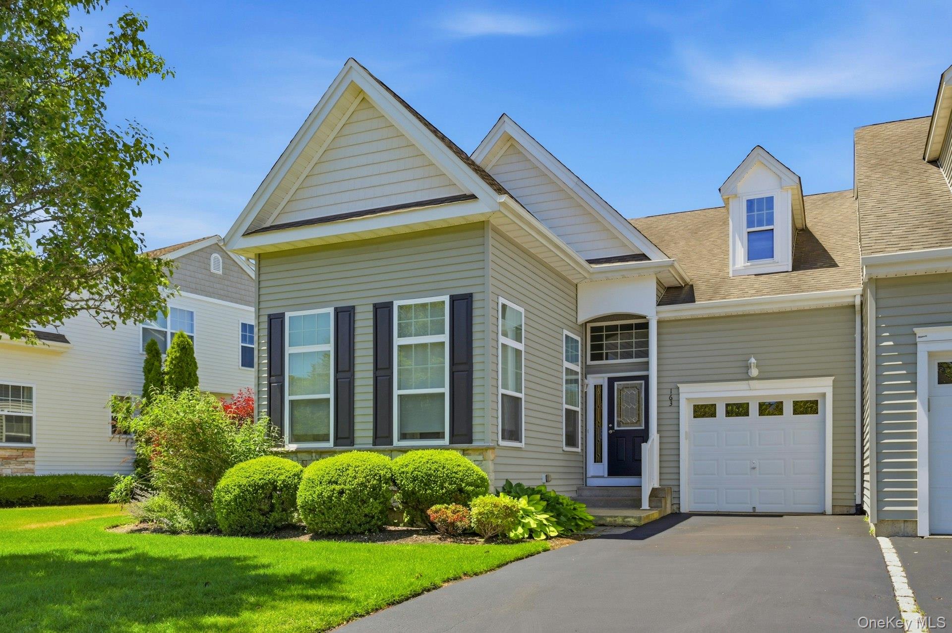 163 AUGUSTA Drive #163, Medford
