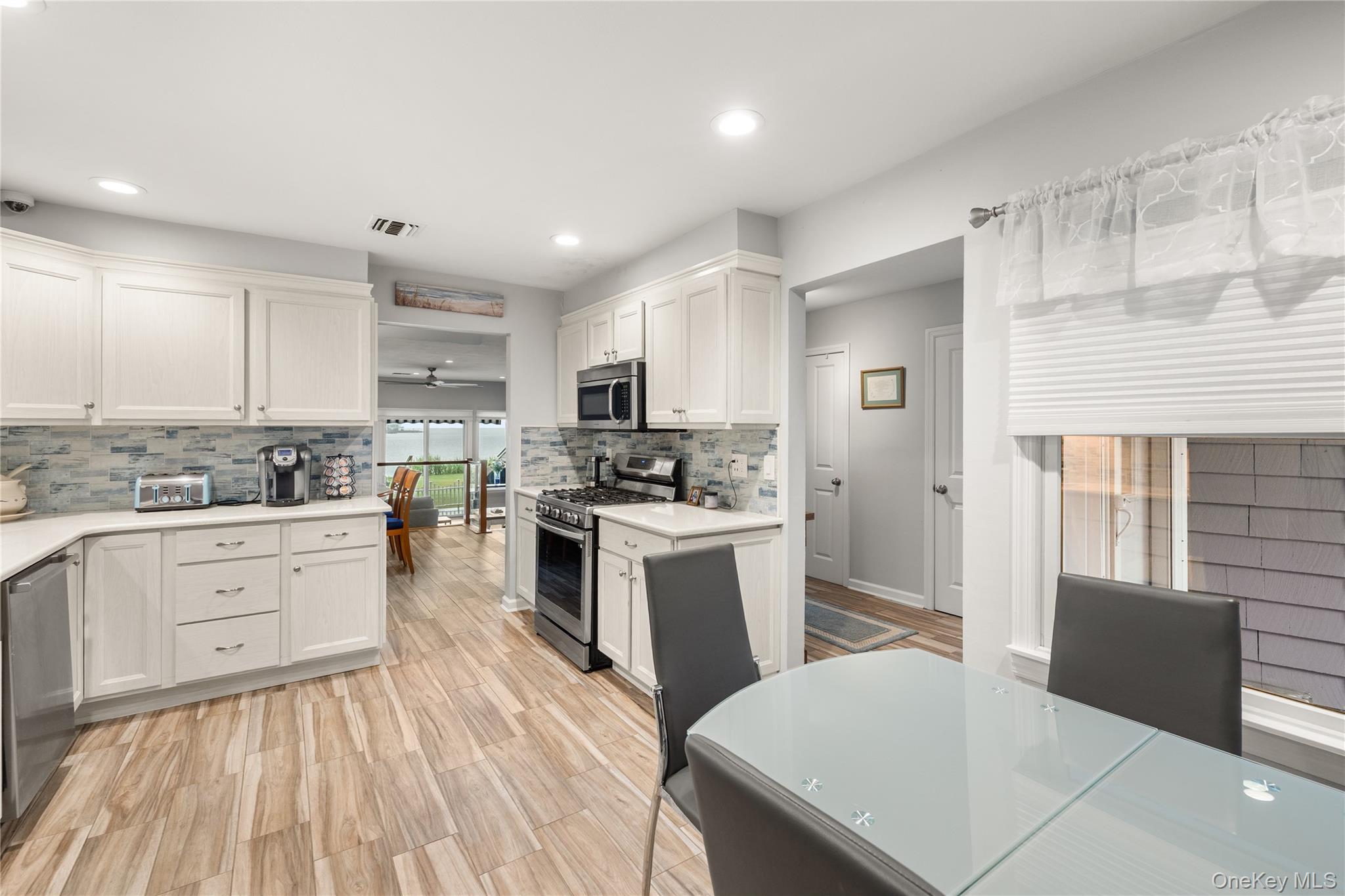 8 Victoria Drive #8 — photo 13