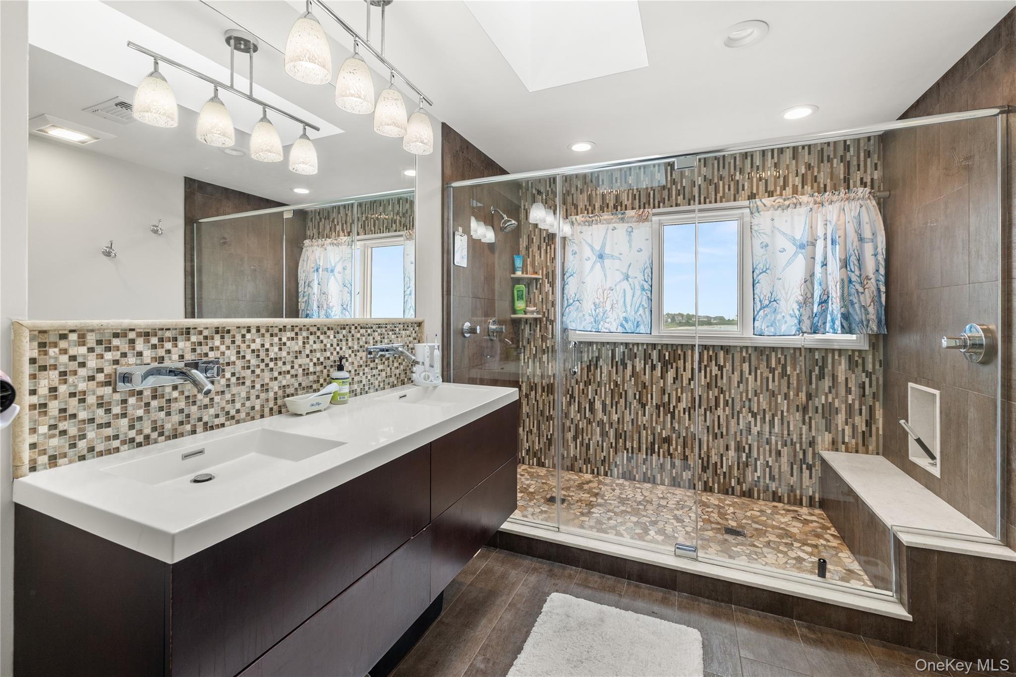 8 Victoria Drive #8 — photo 16