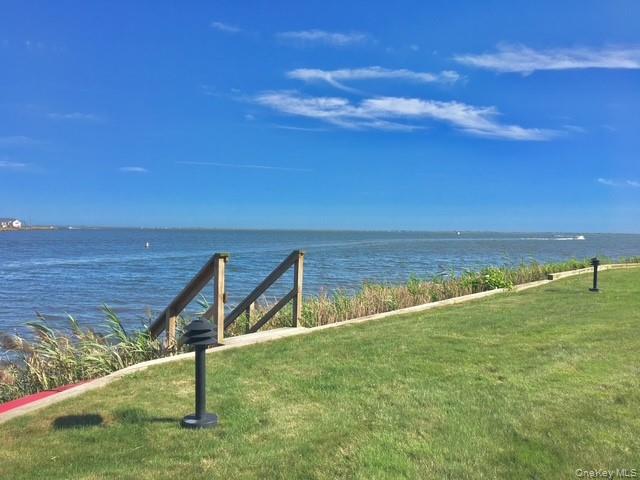 8 Victoria Drive #8, Amityville