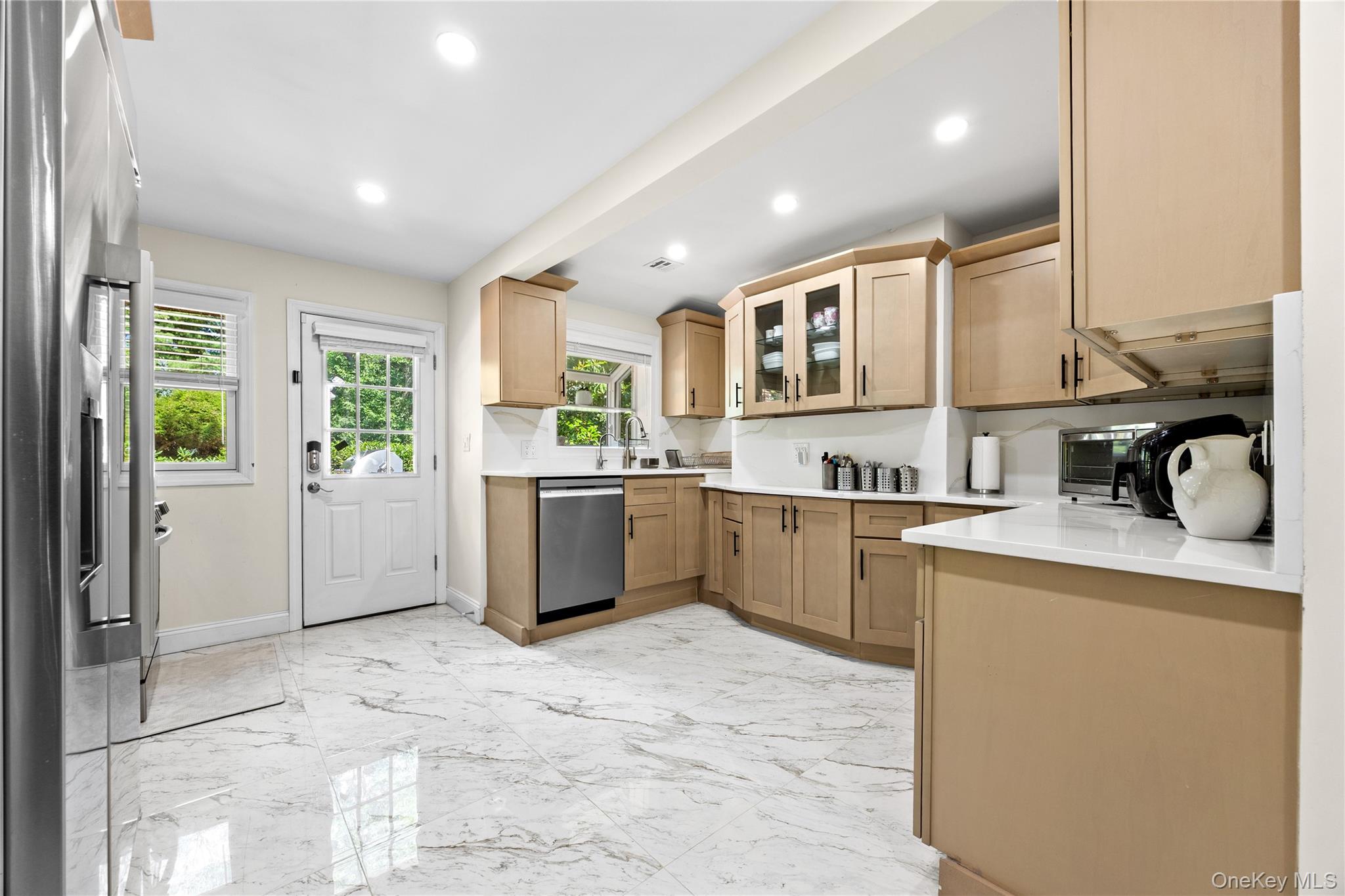 249 Glen Cove Road — photo 15