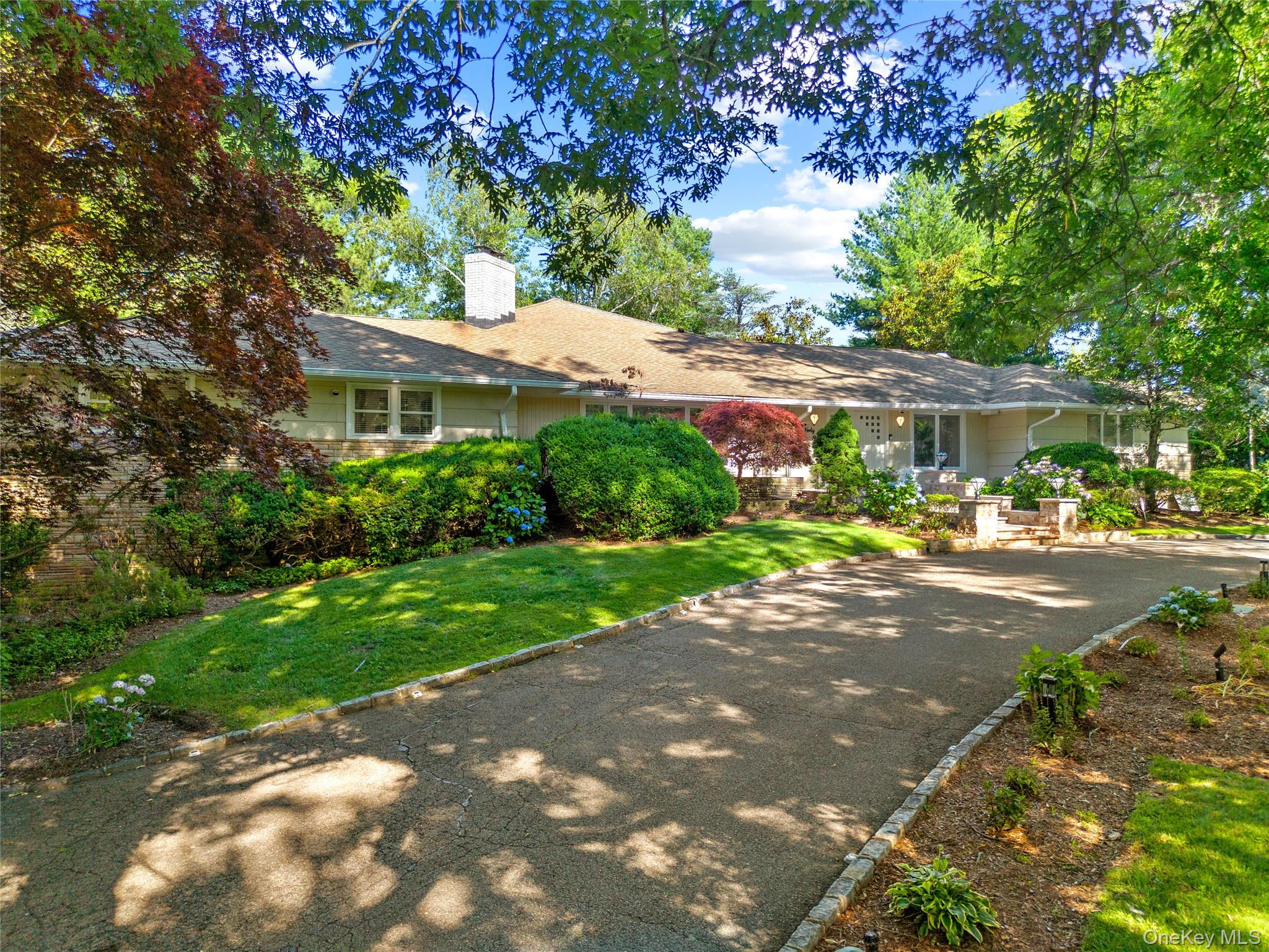249 Glen Cove Road — photo 3