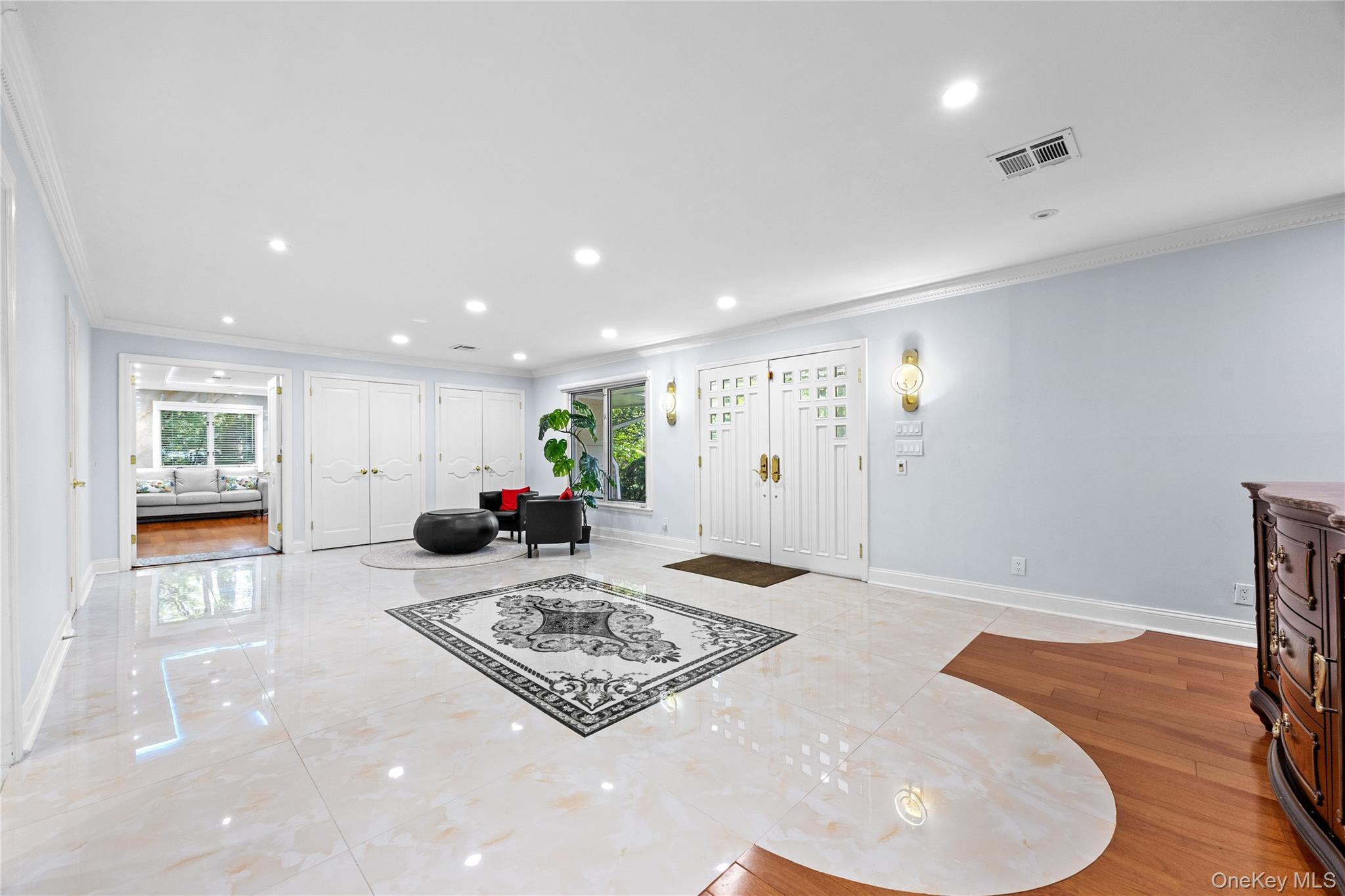 249 Glen Cove Road — photo 5