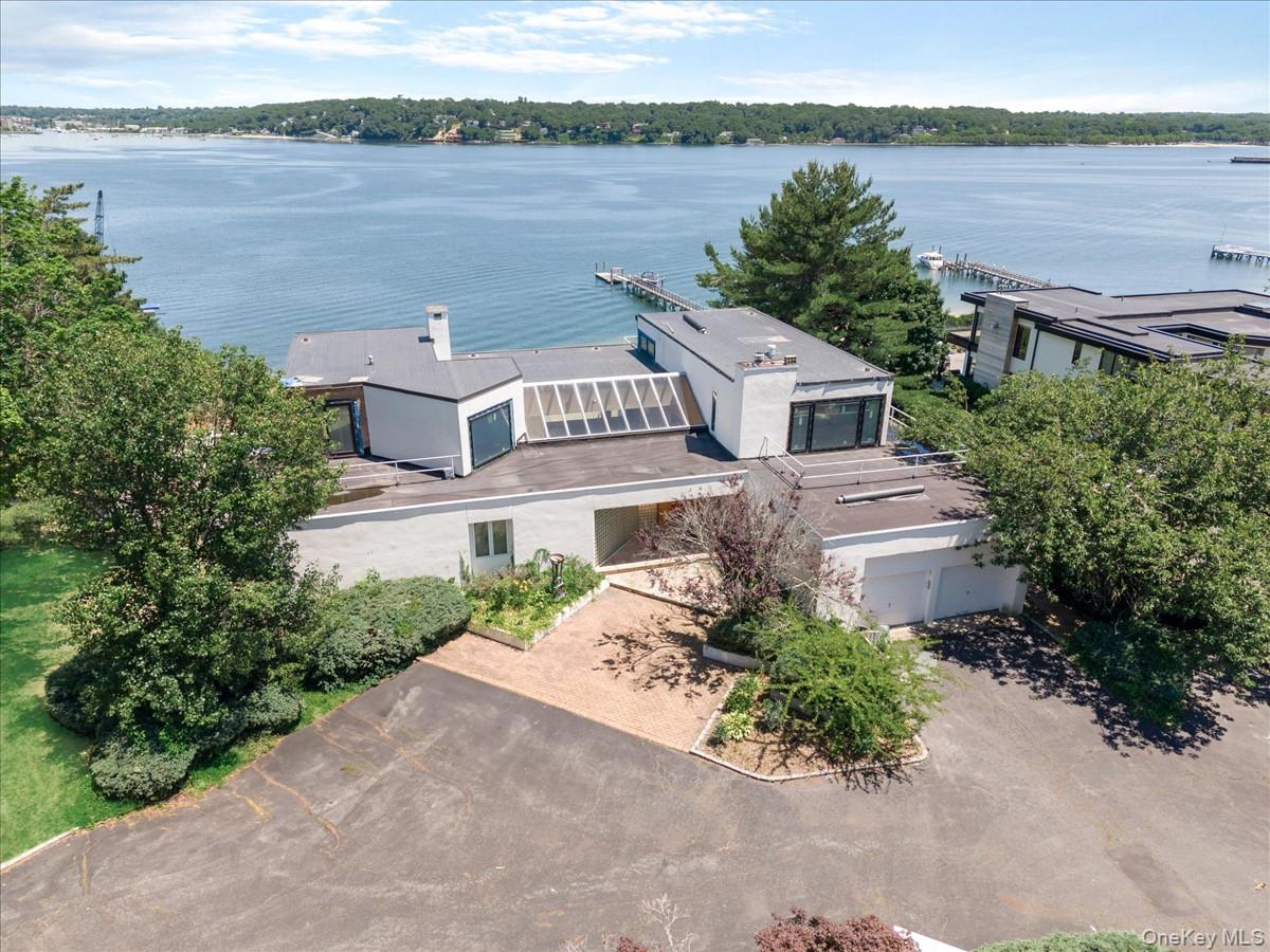 2 Todd Drive, Sands Point