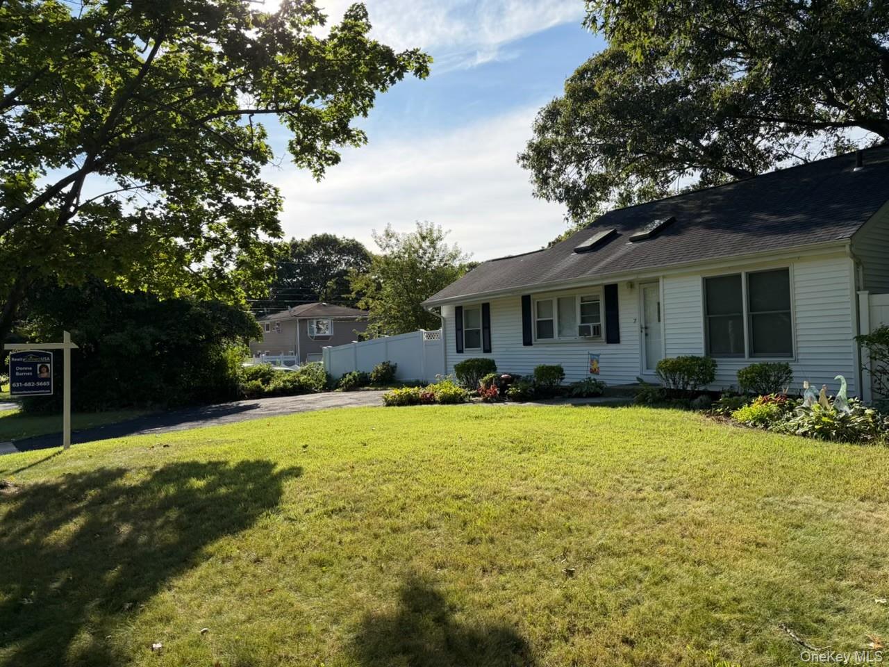 7 Squires Avenue — photo 3