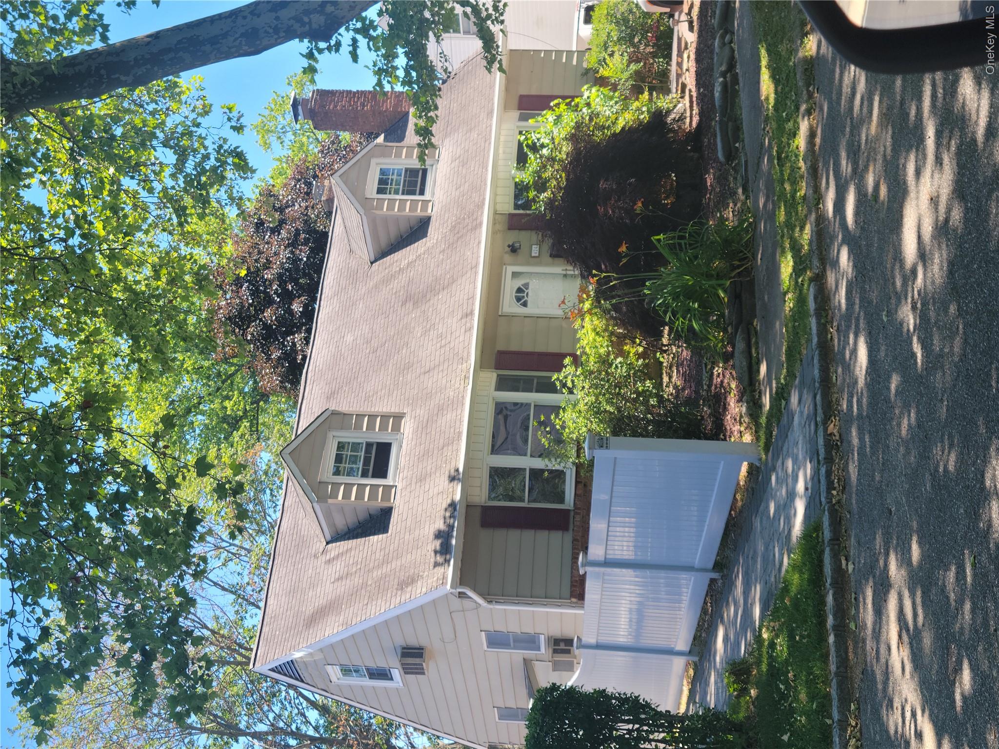 424 6th Street, East Northport