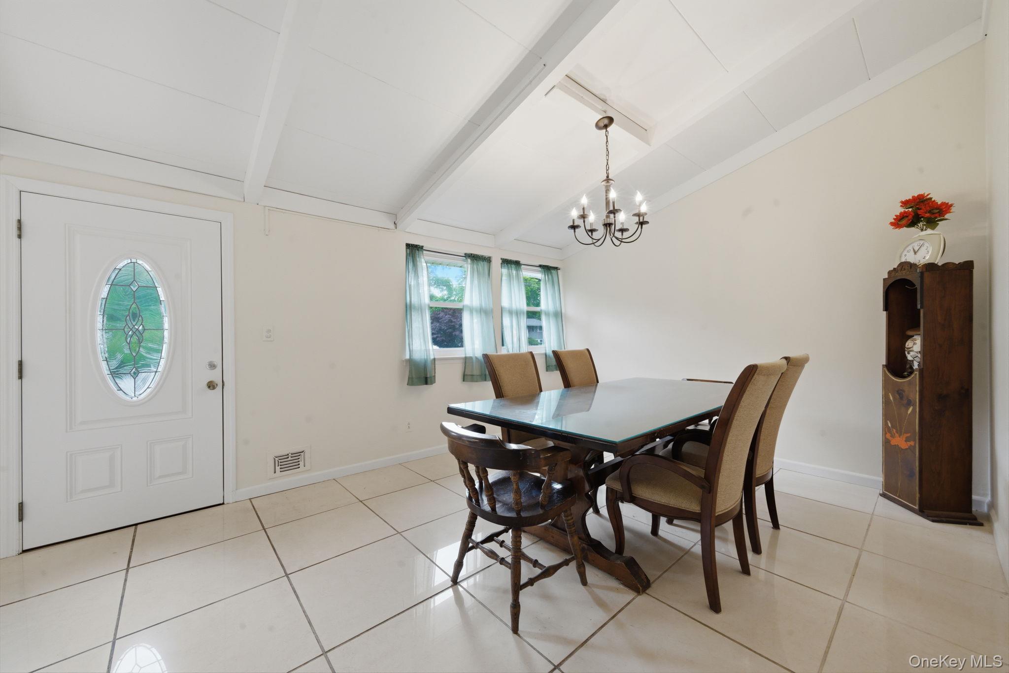 16 Lodge Lane — photo 4