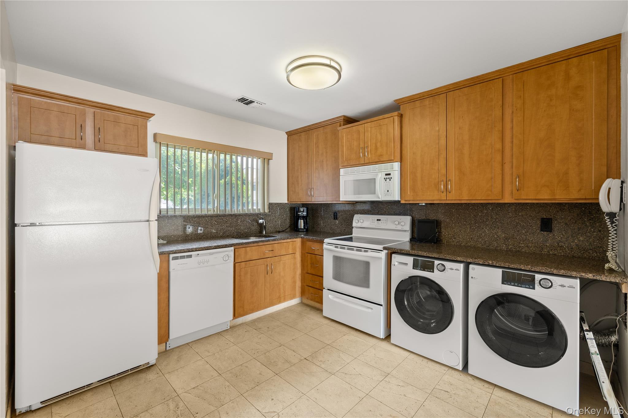 650 newbridge Road #15 — photo 4