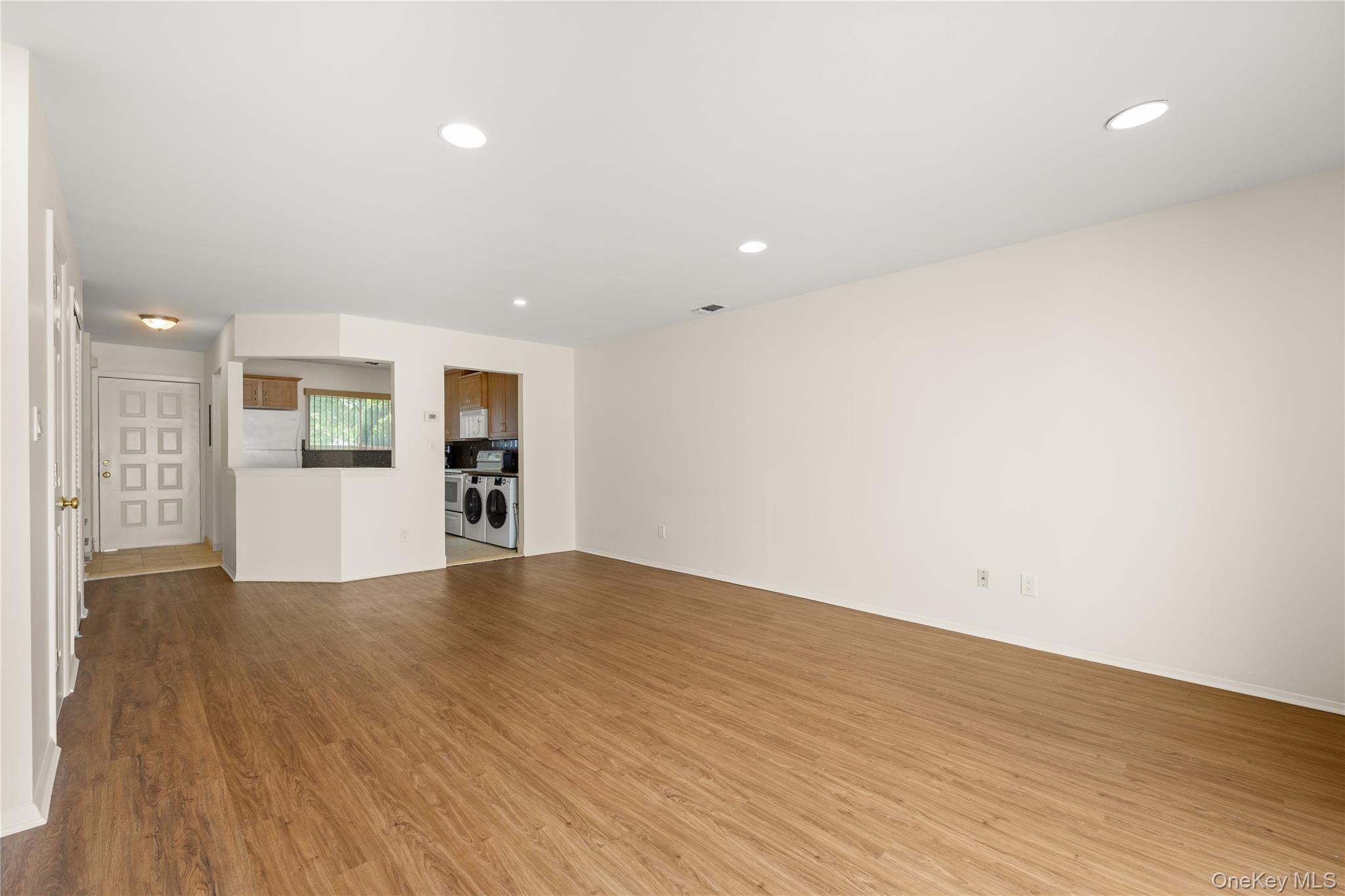 650 newbridge Road #15 — photo 6