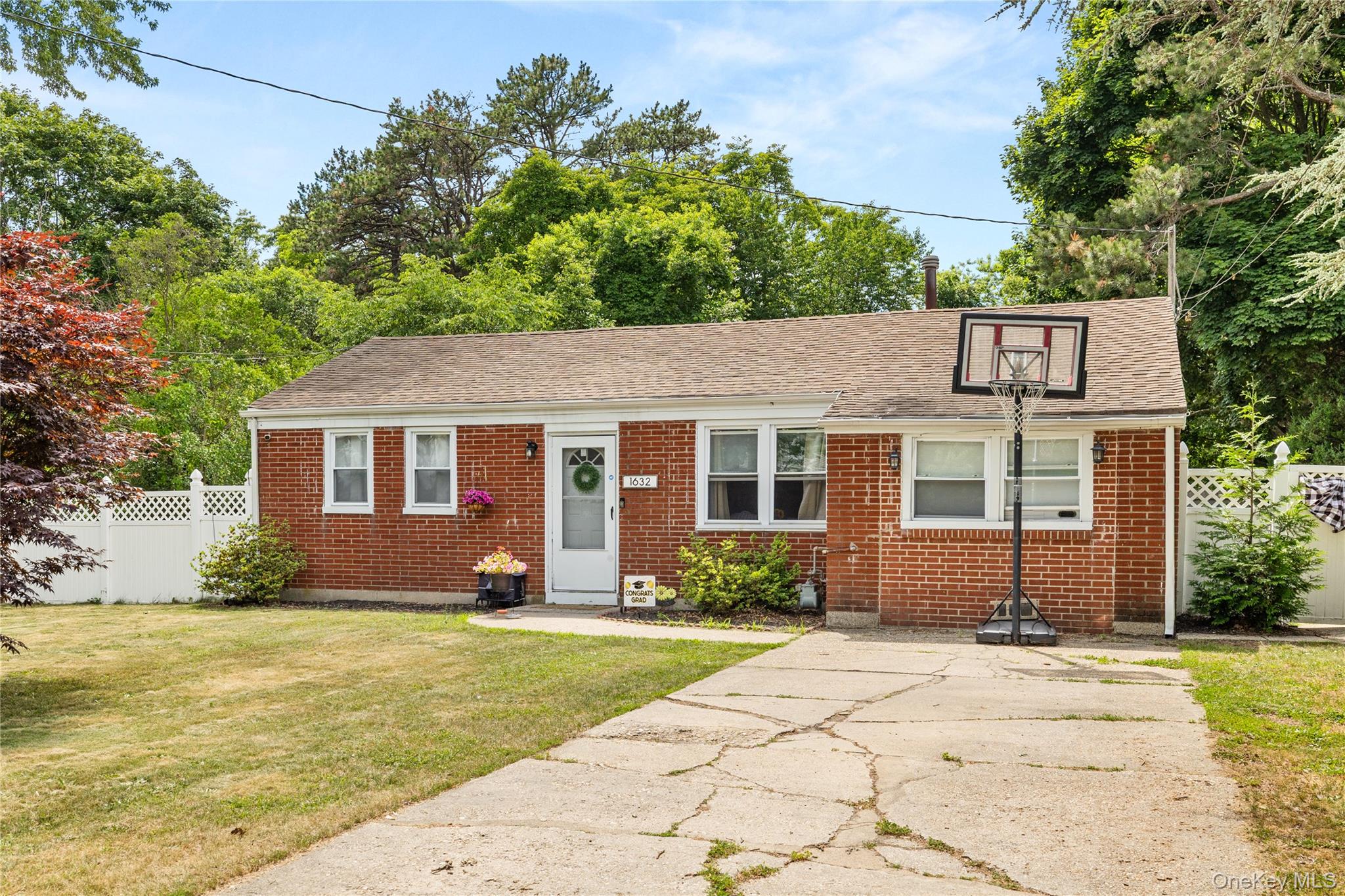 1632 Thompson Drive, Bay Shore