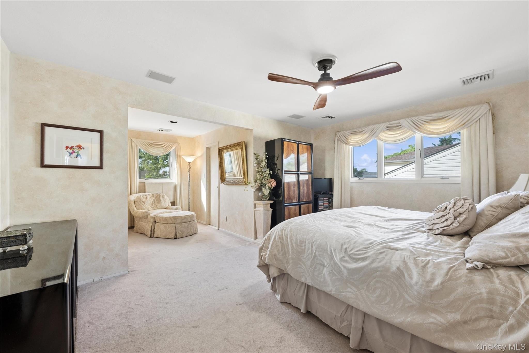 2105 Holland Way — photo 15