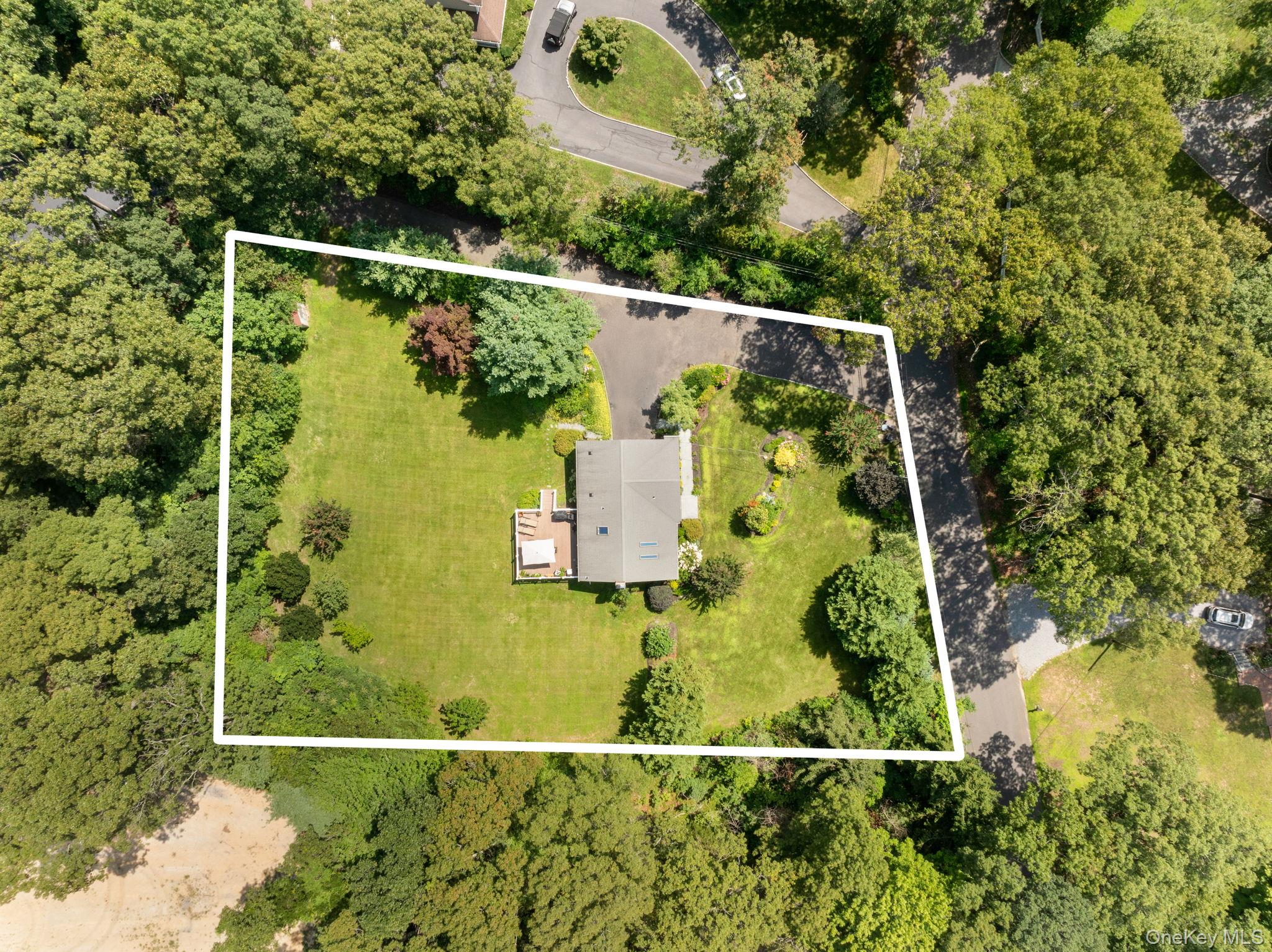 25 Brewster Avenue — photo 38