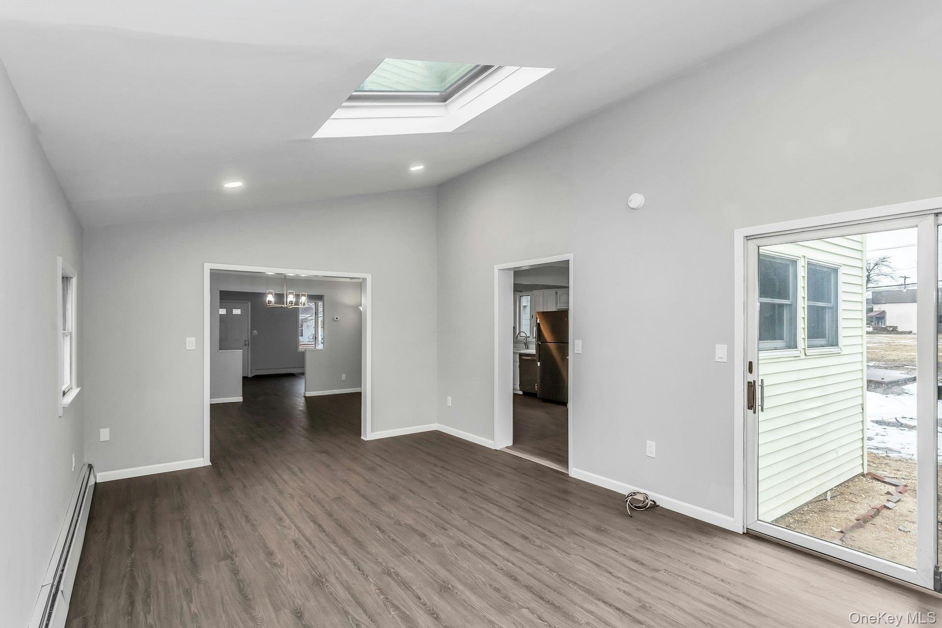 11 Merton Avenue — photo 16