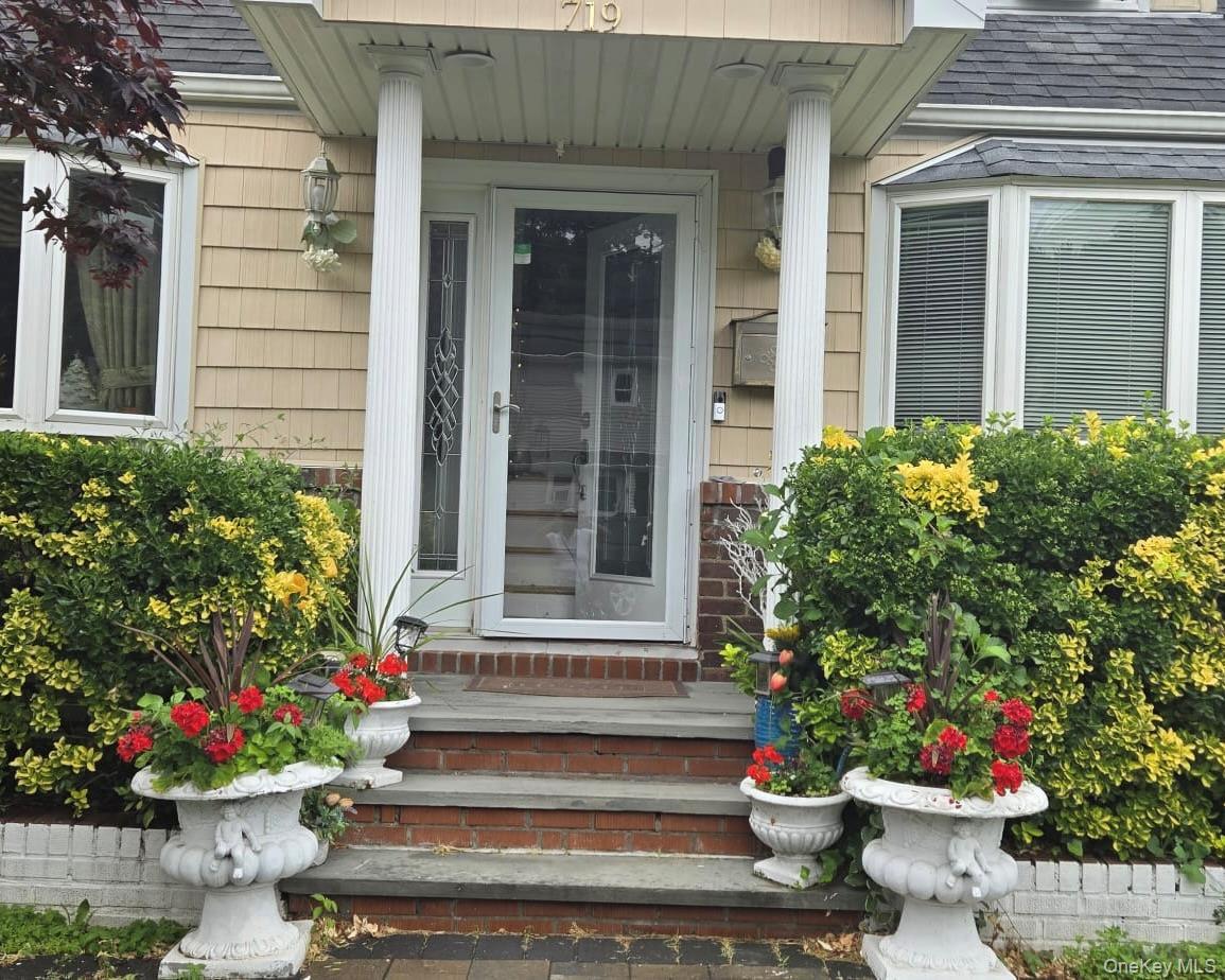 719 Oriole Avenue — photo 4