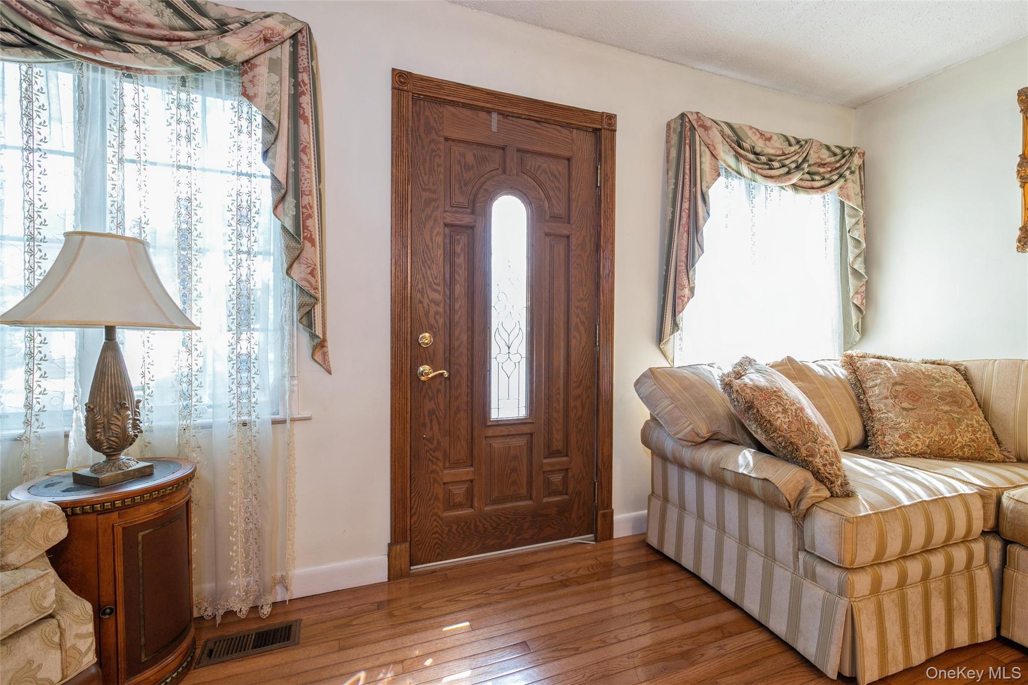16 Devon Street — photo 3