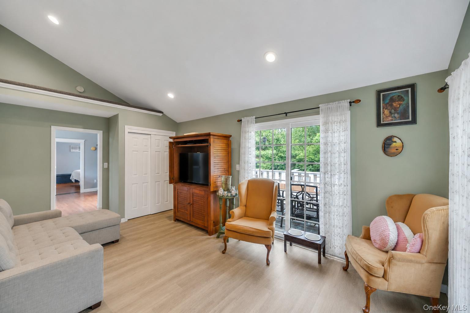 19 Joan Road — photo 30
