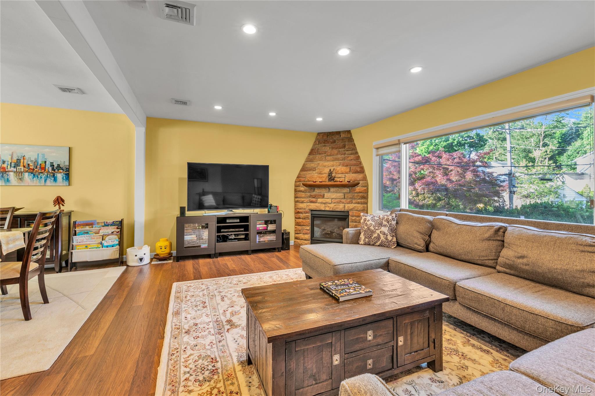 90 Virginia Drive — photo 4