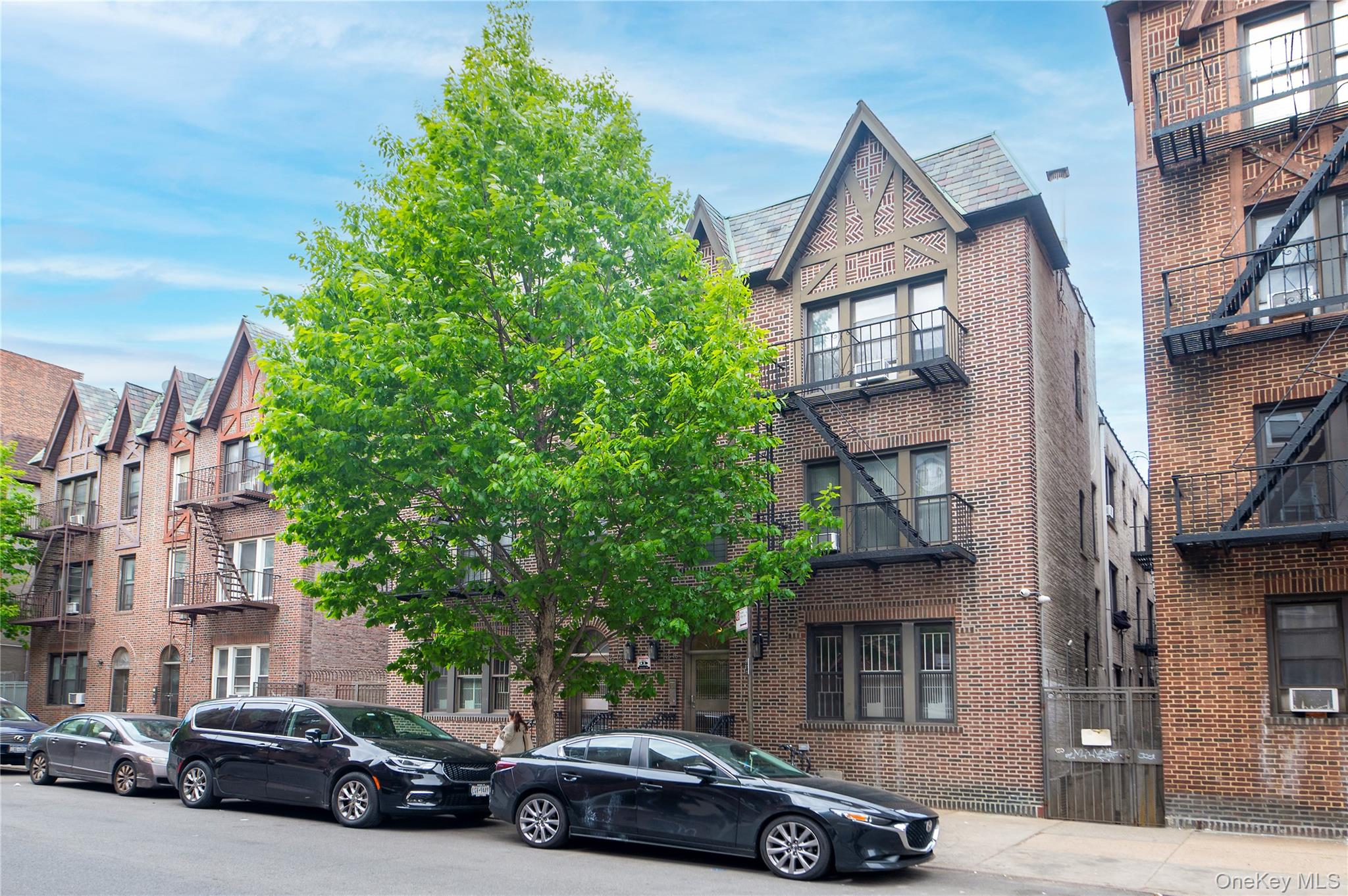 4516 39th Place, Sunnyside