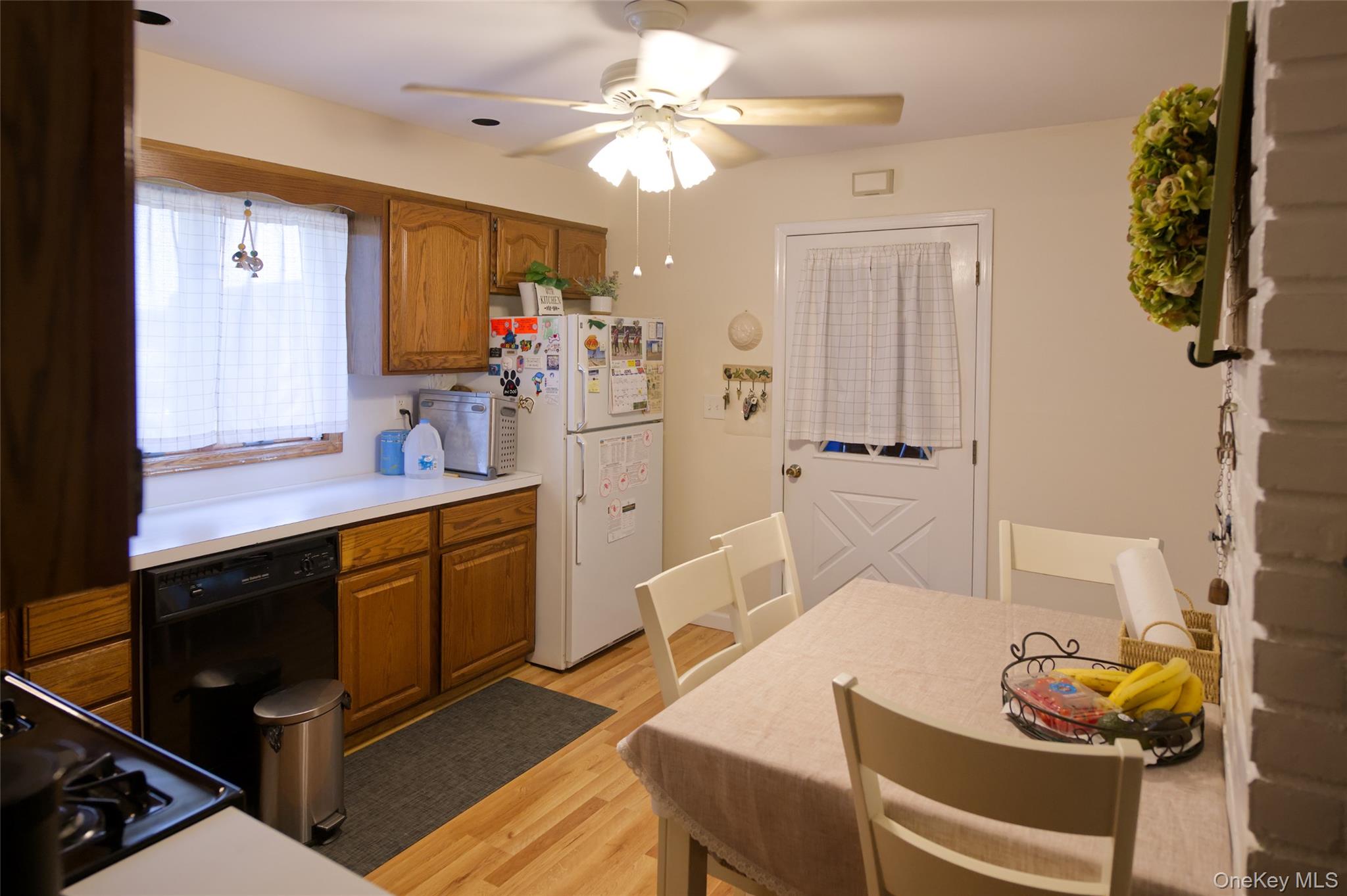 245 Sprucewood Drive — photo 8