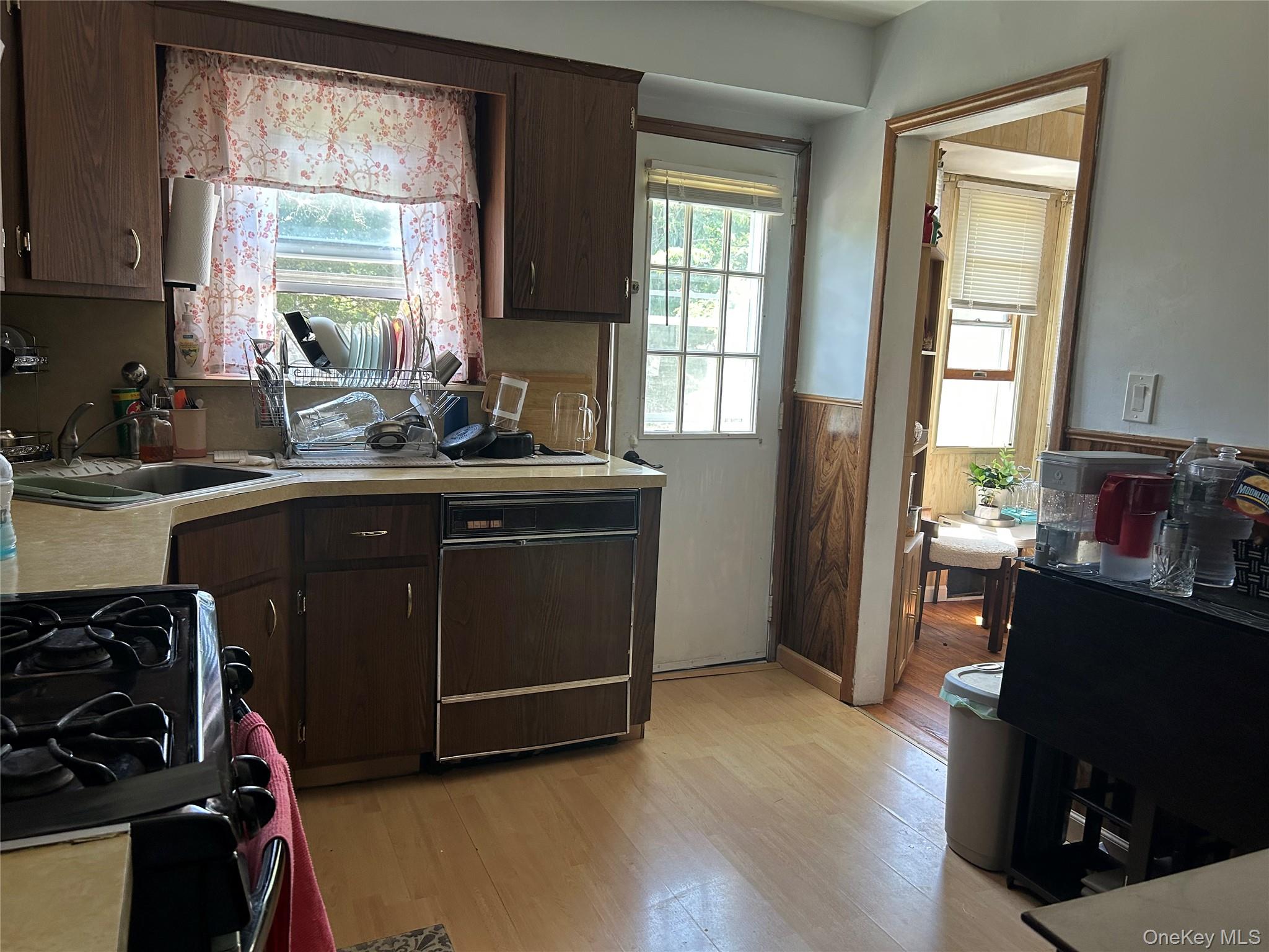 92 Melvin Avenue — photo 11