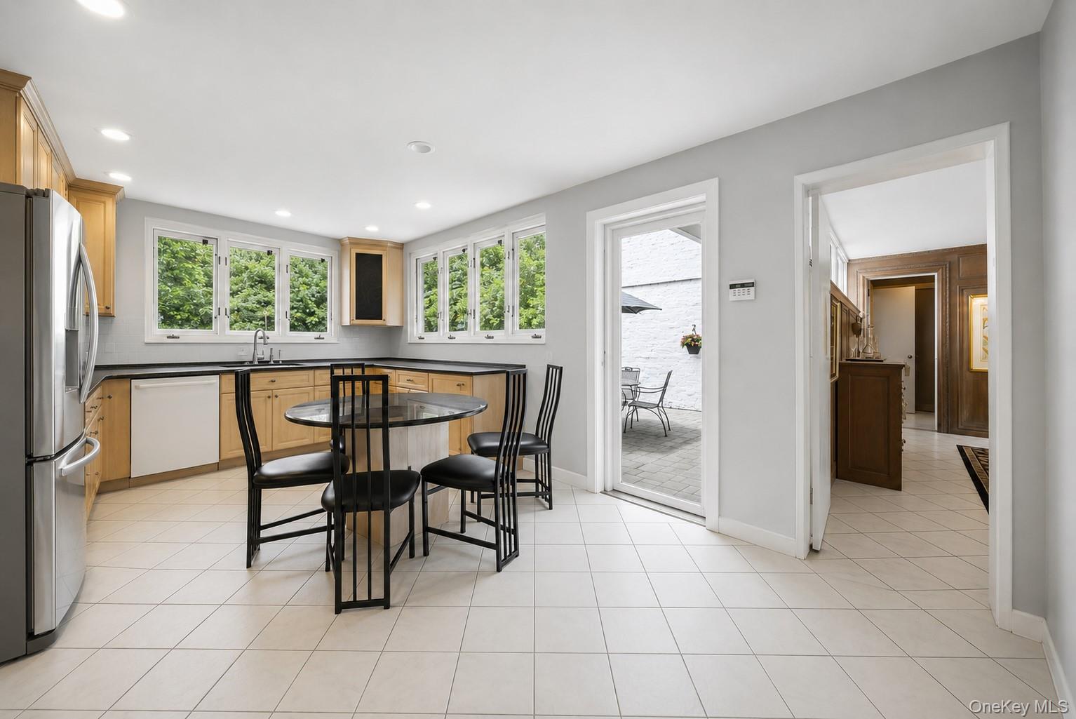 39 Upper Drive — photo 10
