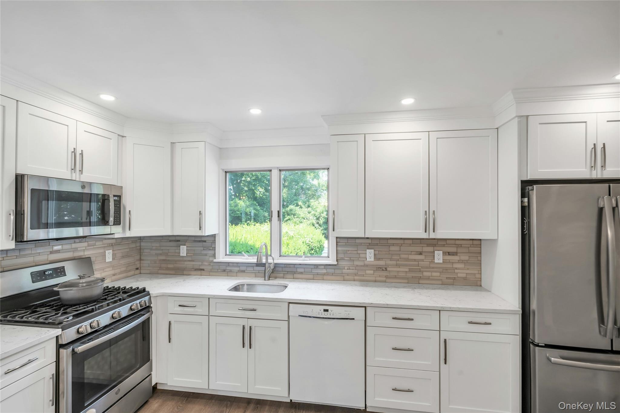 23 Carpenter Lane — photo 11