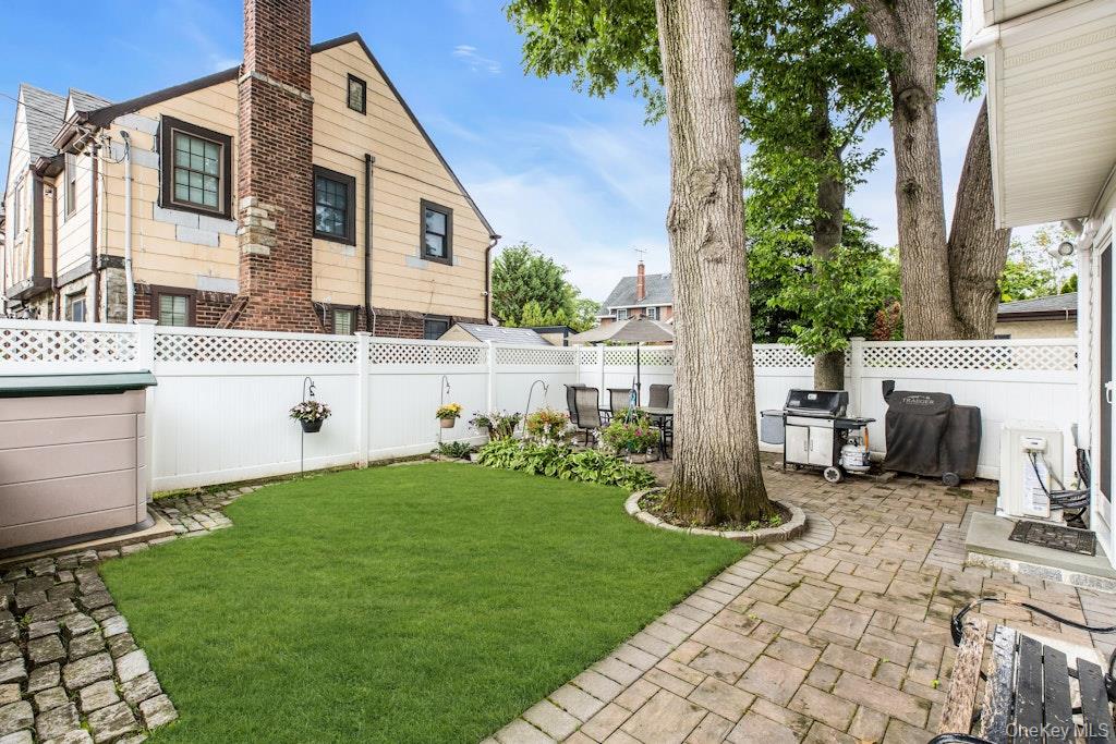 128 Stuart Street — photo 31