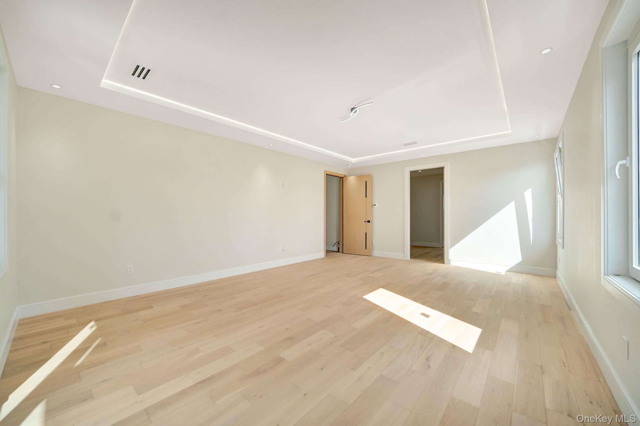 748 Carman Avenue — photo 35