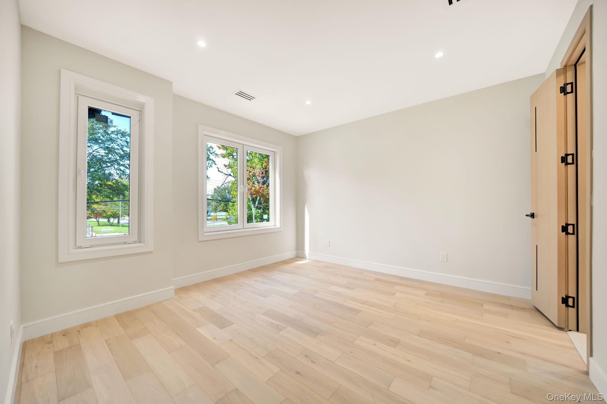 748 Carman Avenue — photo 36