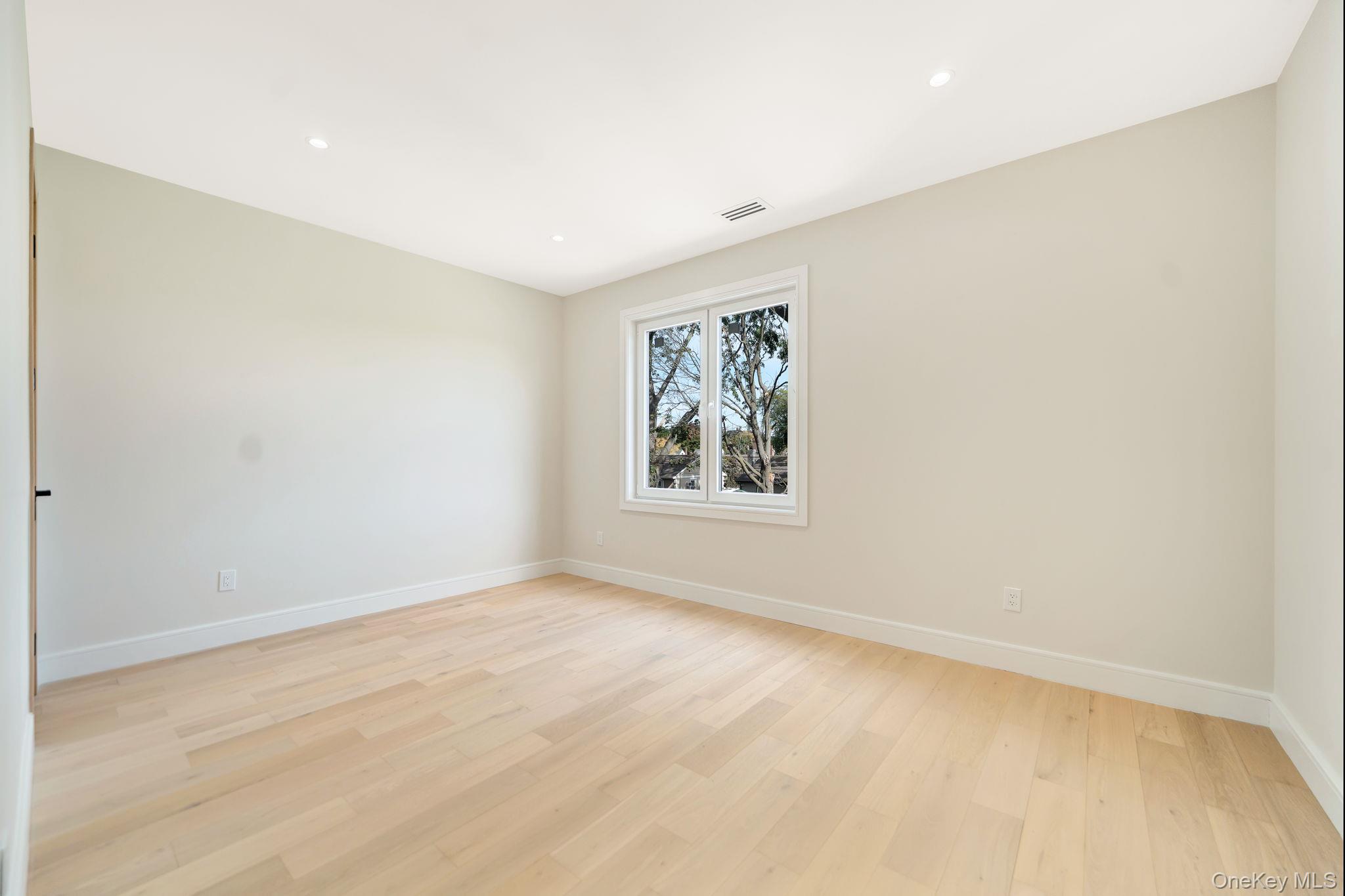 748 Carman Avenue — photo 38