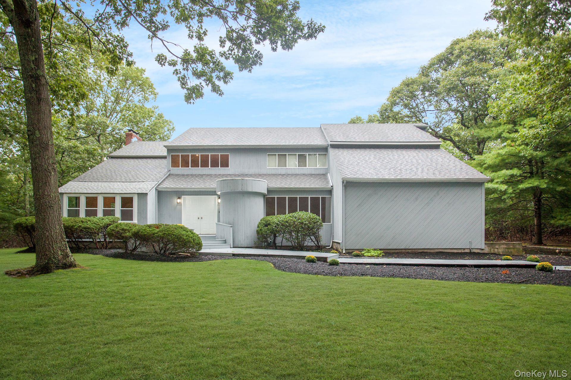 12 Ridge Road, Setauket