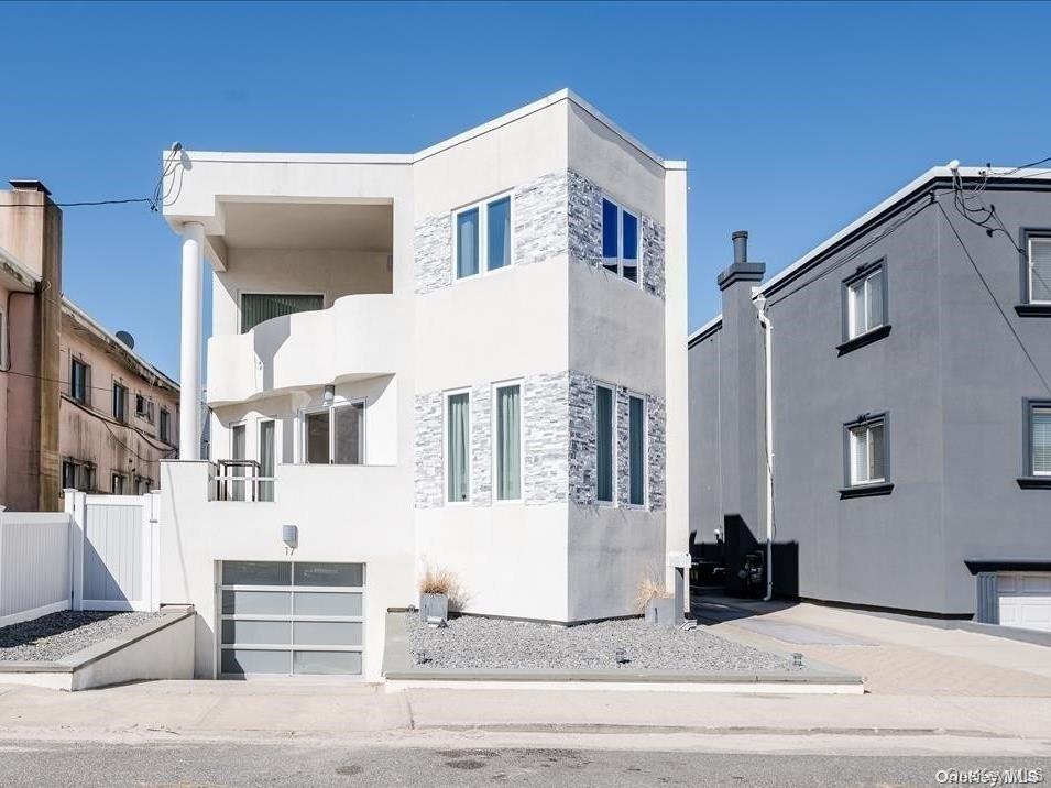 17 New York Avenue #House, Long Beach
