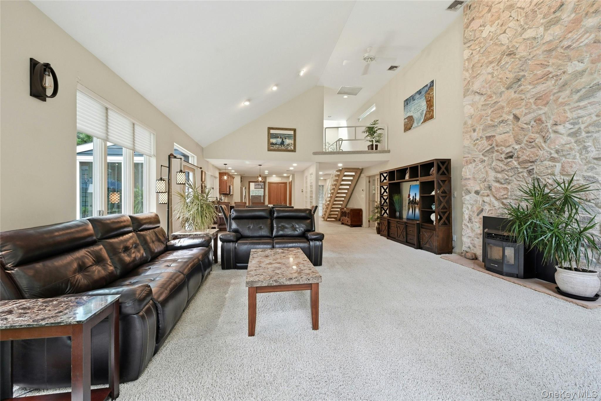 18 Nicole Court — photo 10