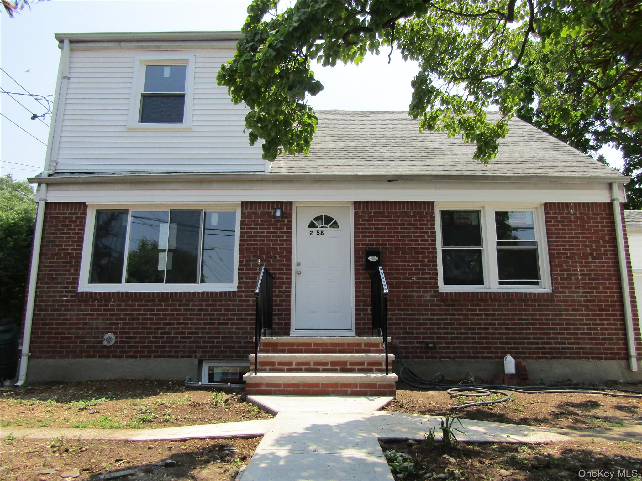 258 Brown Avenue — photo 2