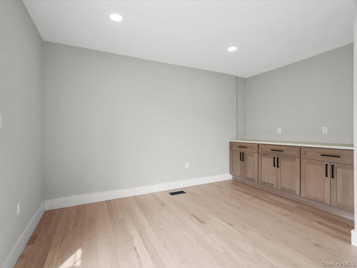 60 Westwood Road — photo 9