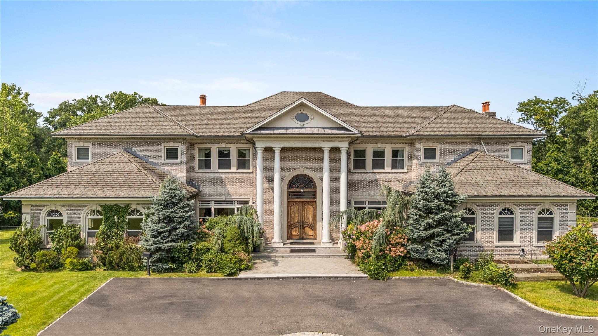 3 Valentine Farm Court, Old Brookville
