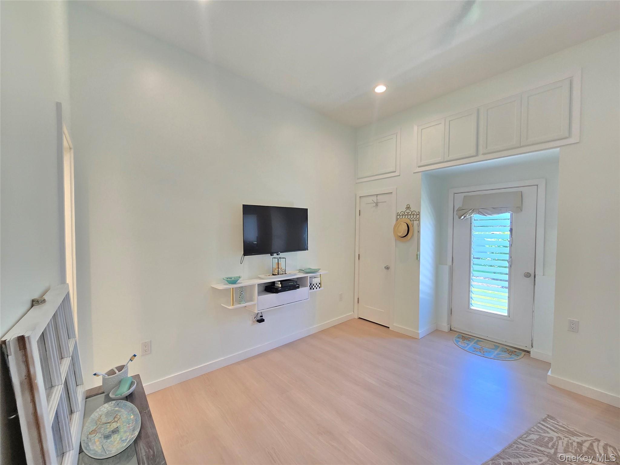 585 Dune Road #L10 — photo 13